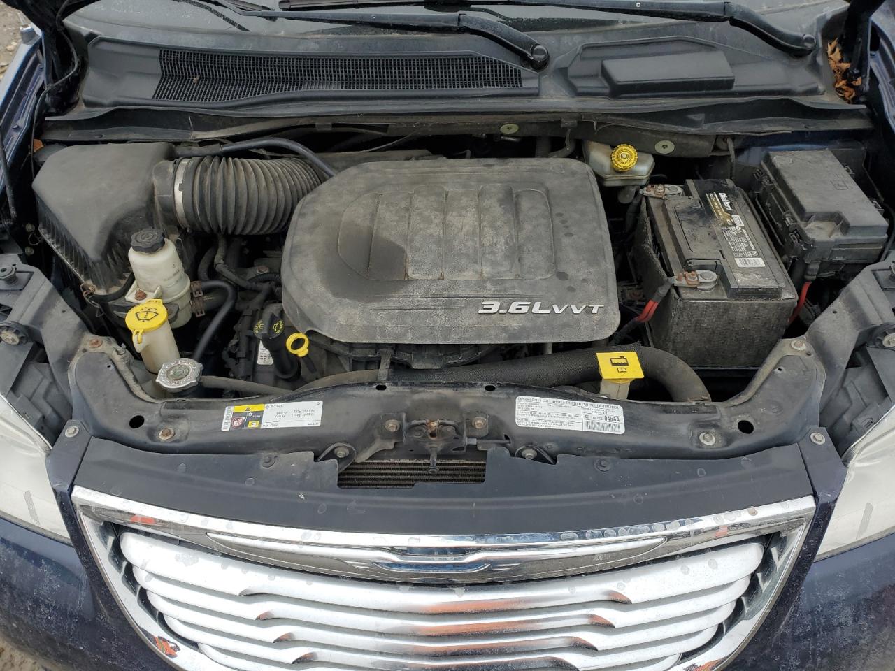 2013 Chrysler Town & Country - Image 12