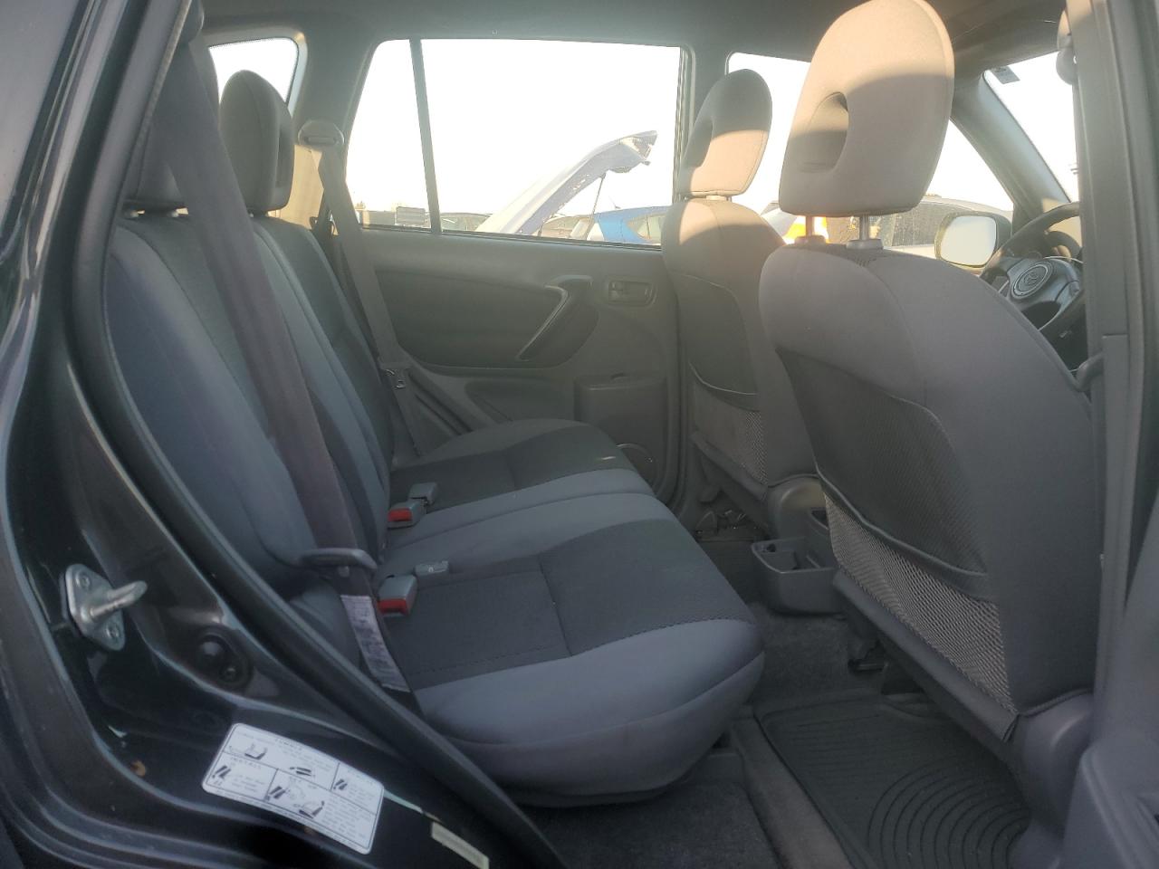 2003 Toyota RAV 4 - Image 10