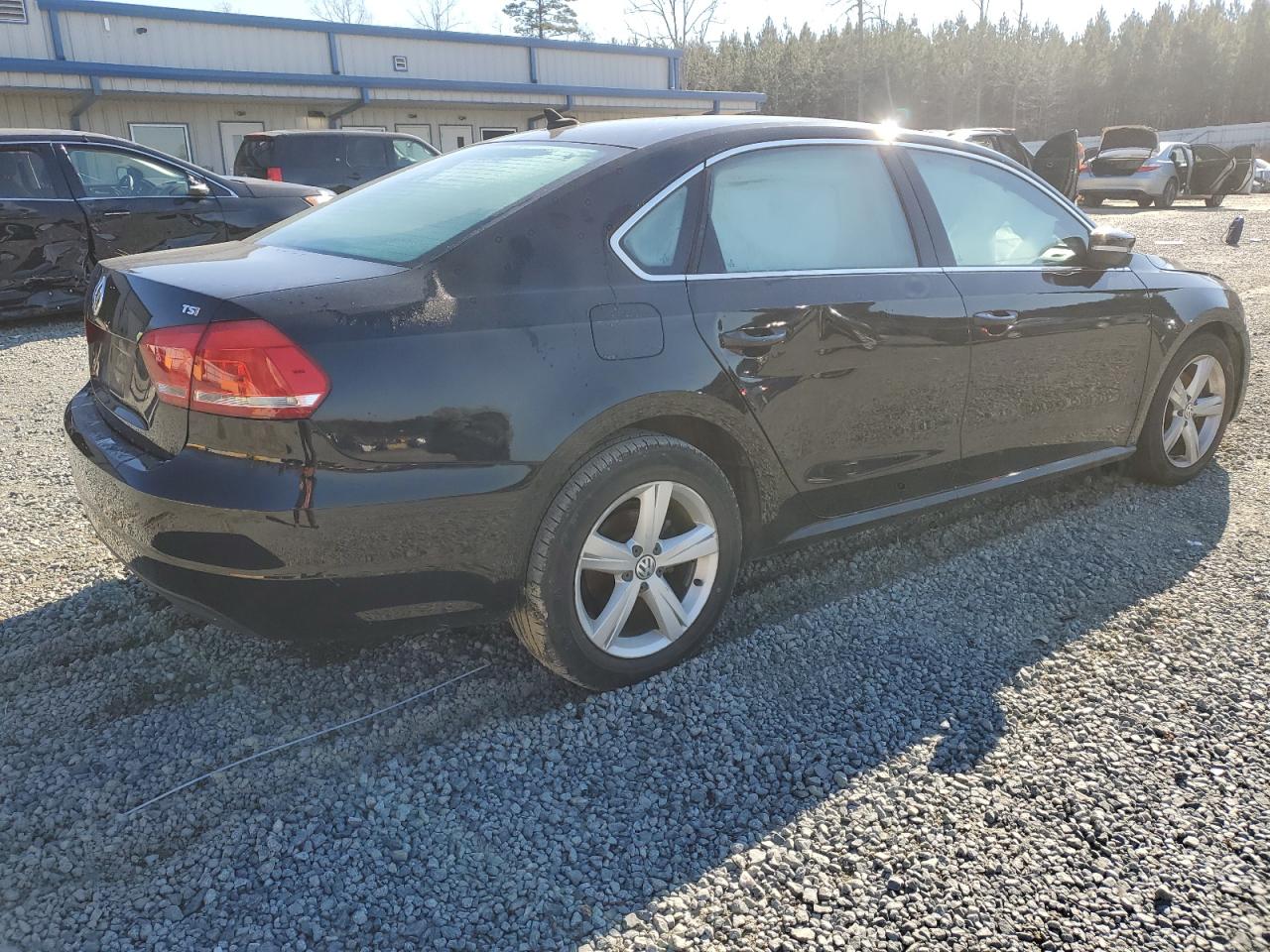 2015 Volkswagen Passat - Image 3