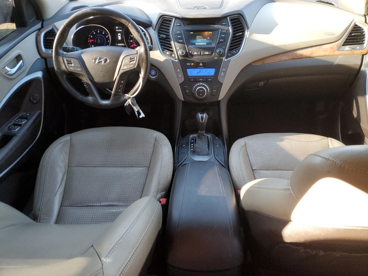 2014 Hyundai Santa Fe - Image 8