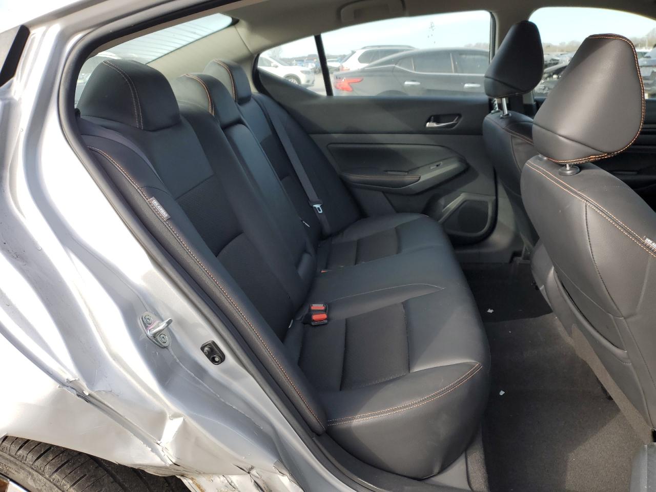 2022 Nissan Altima - Image 10