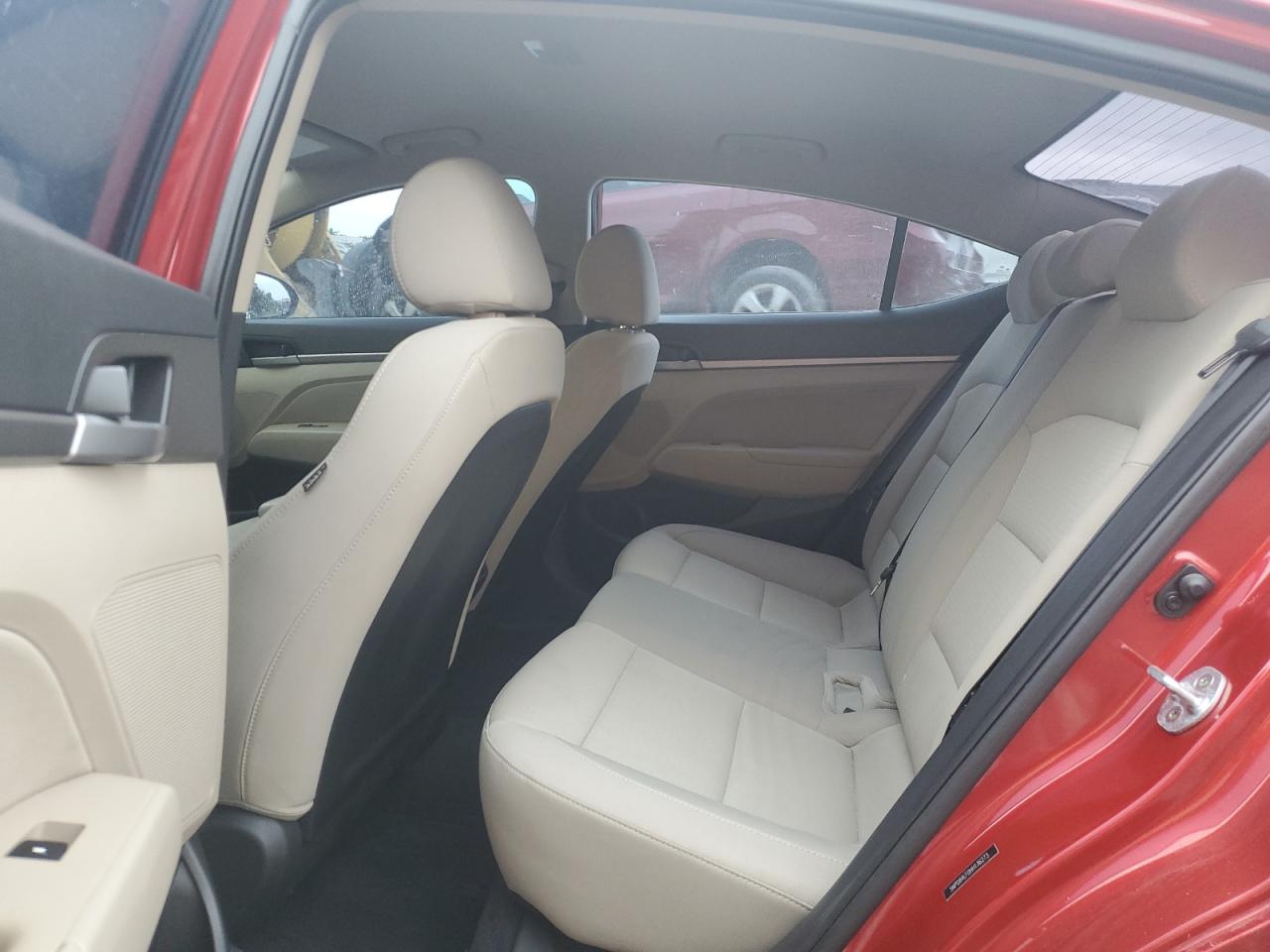 2017 Hyundai Elantra - Image 11