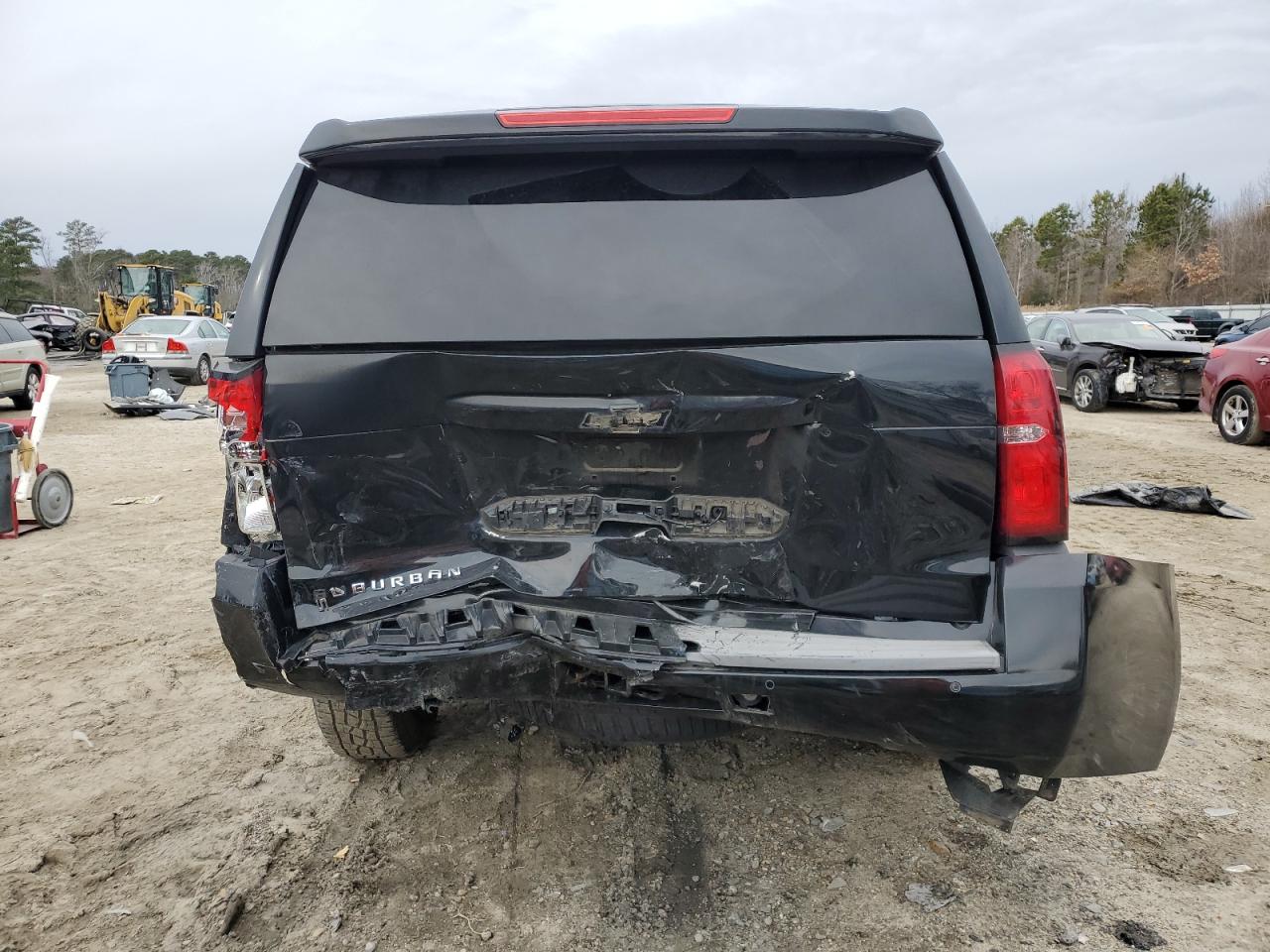 2019 Chevrolet Suburban - Image 6
