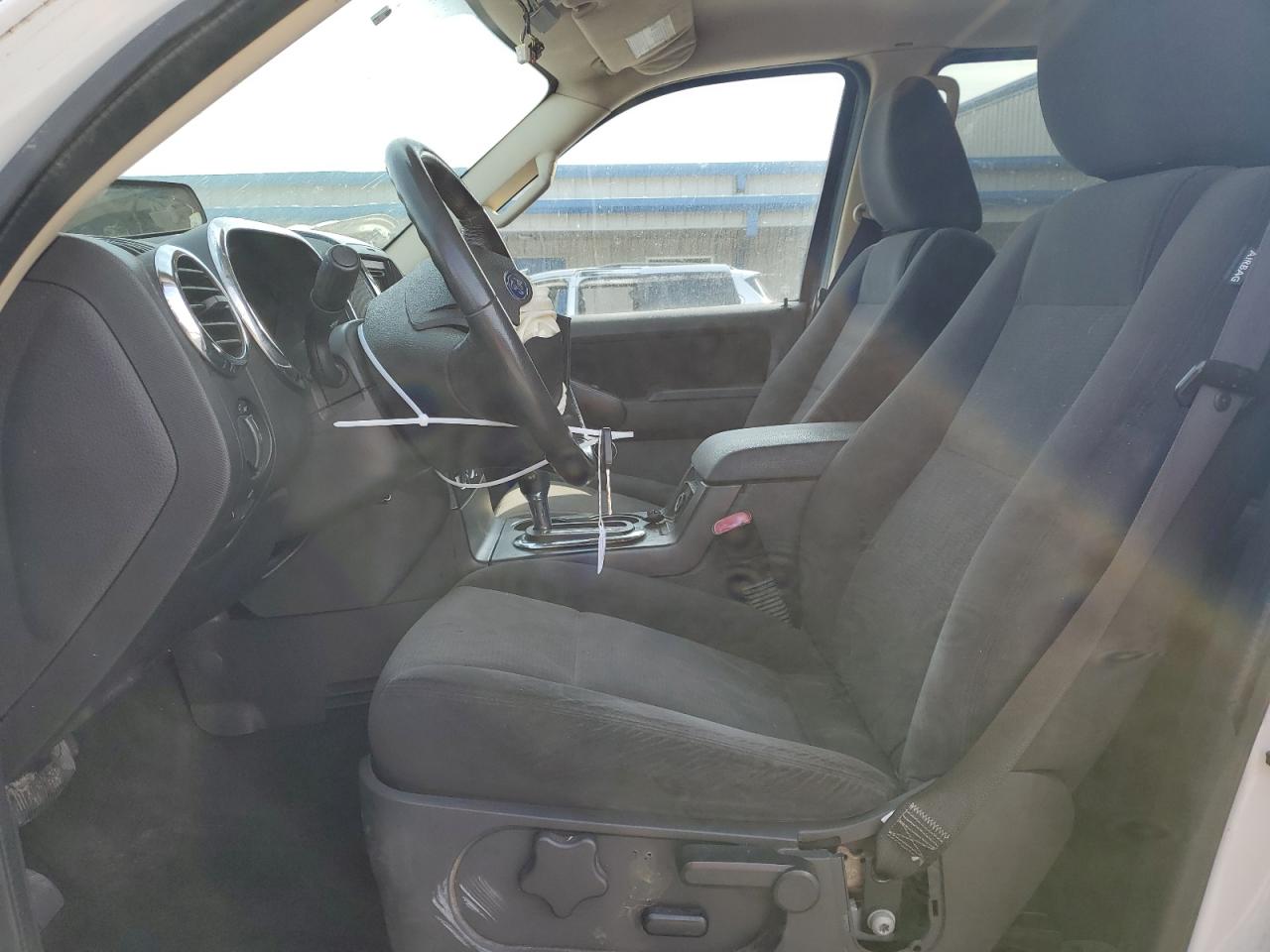 2010 Ford Explorer - Image 7