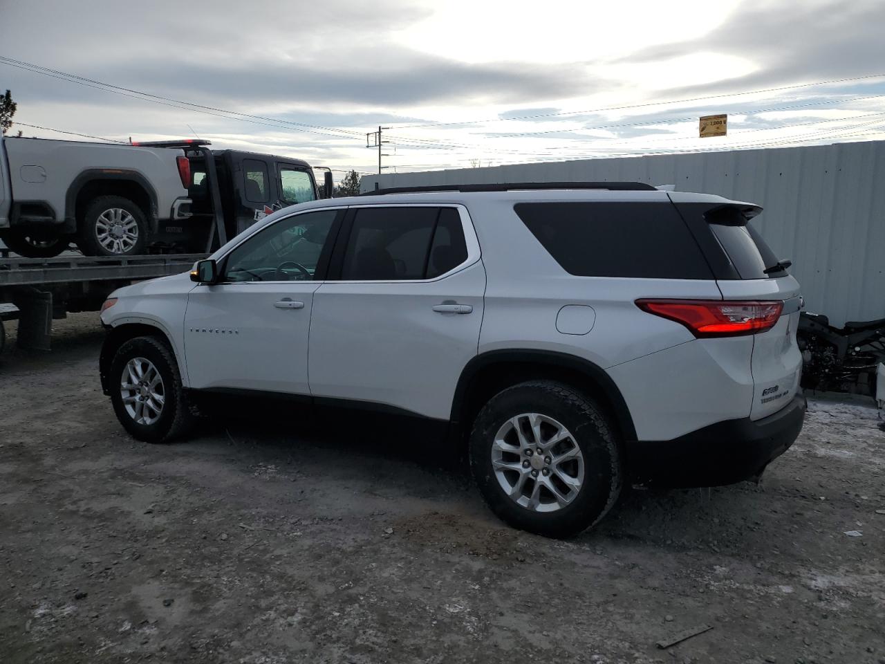 2020 Chevrolet Traverse - Image 2