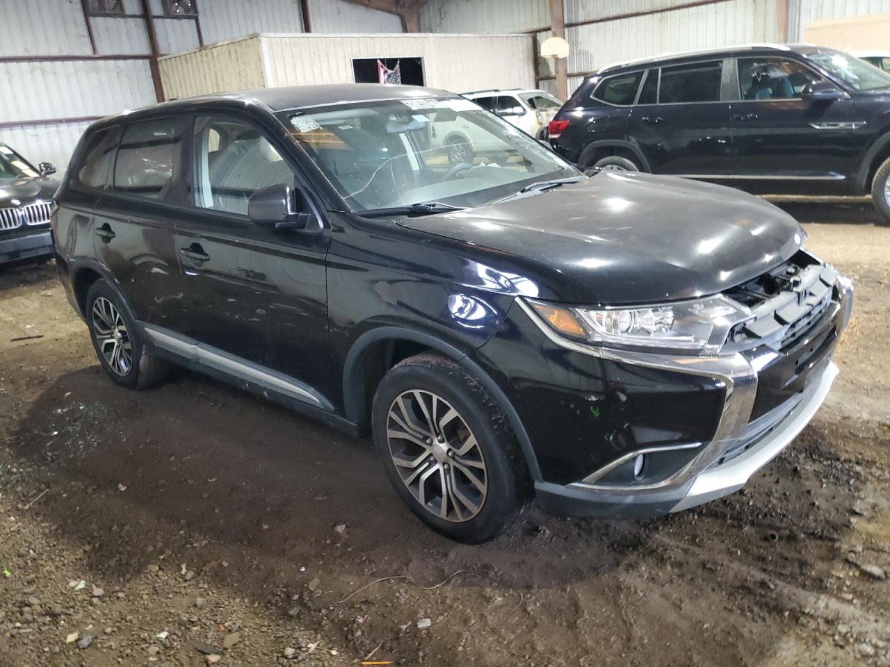 2018 Mitsubishi Outlander - Image 4