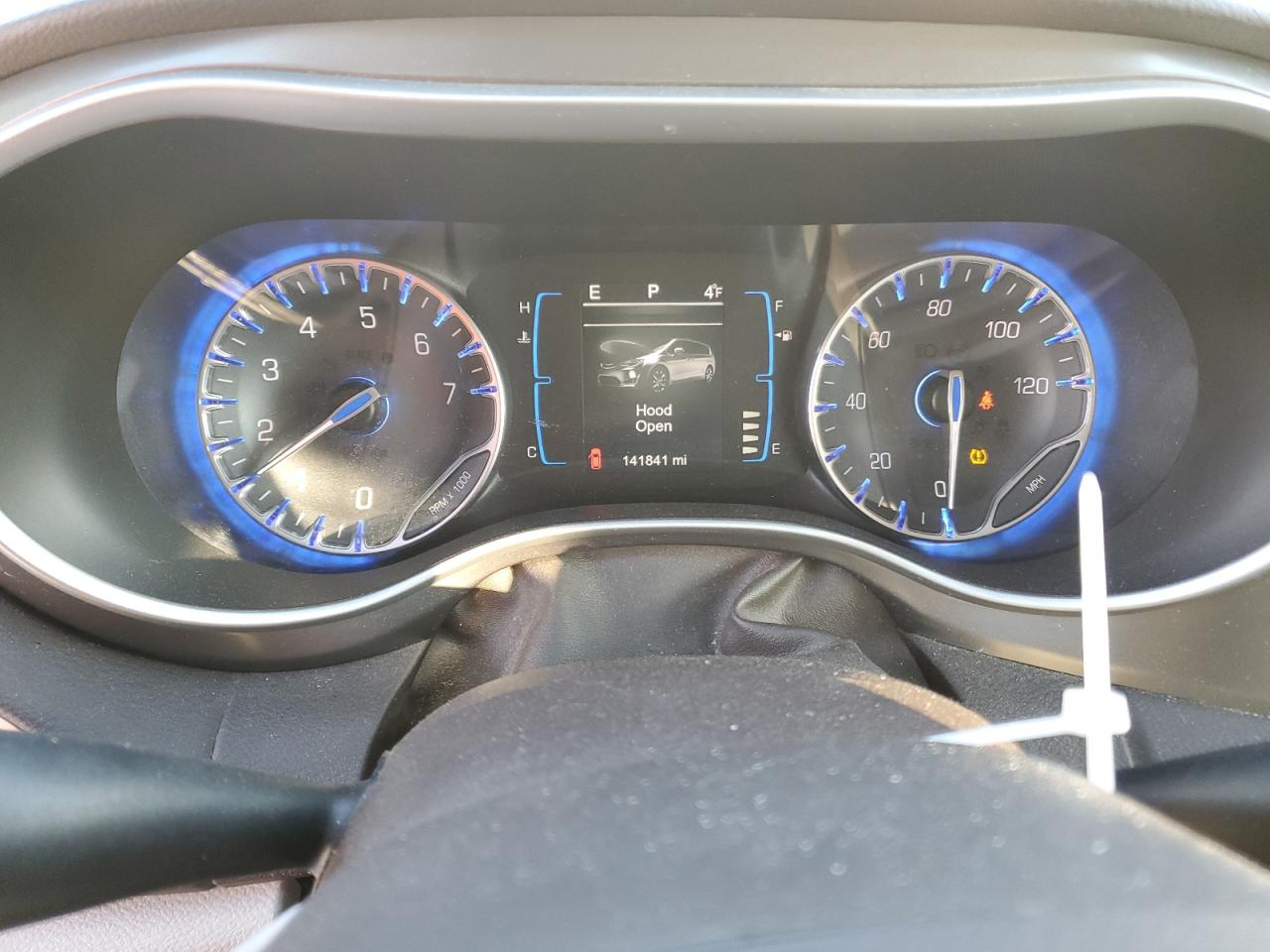 2017 Chrysler Pacifica - Image 9