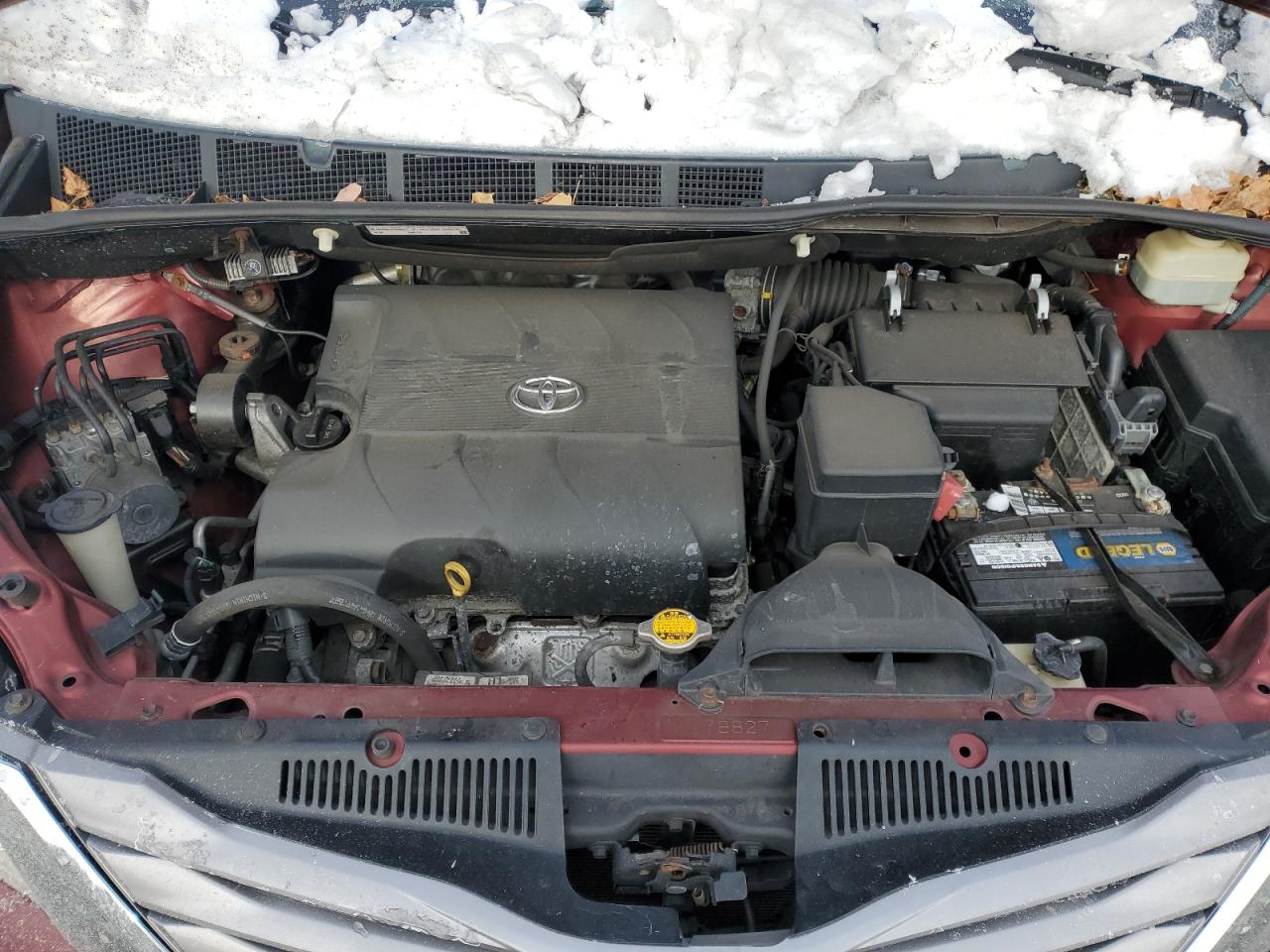 2015 Toyota Sienna - Image 12