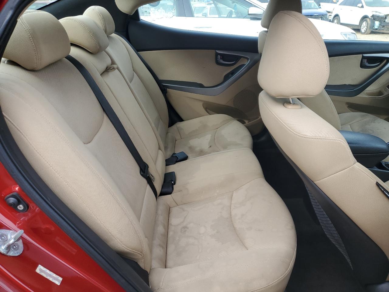 2011 Hyundai Elantra - Image 10