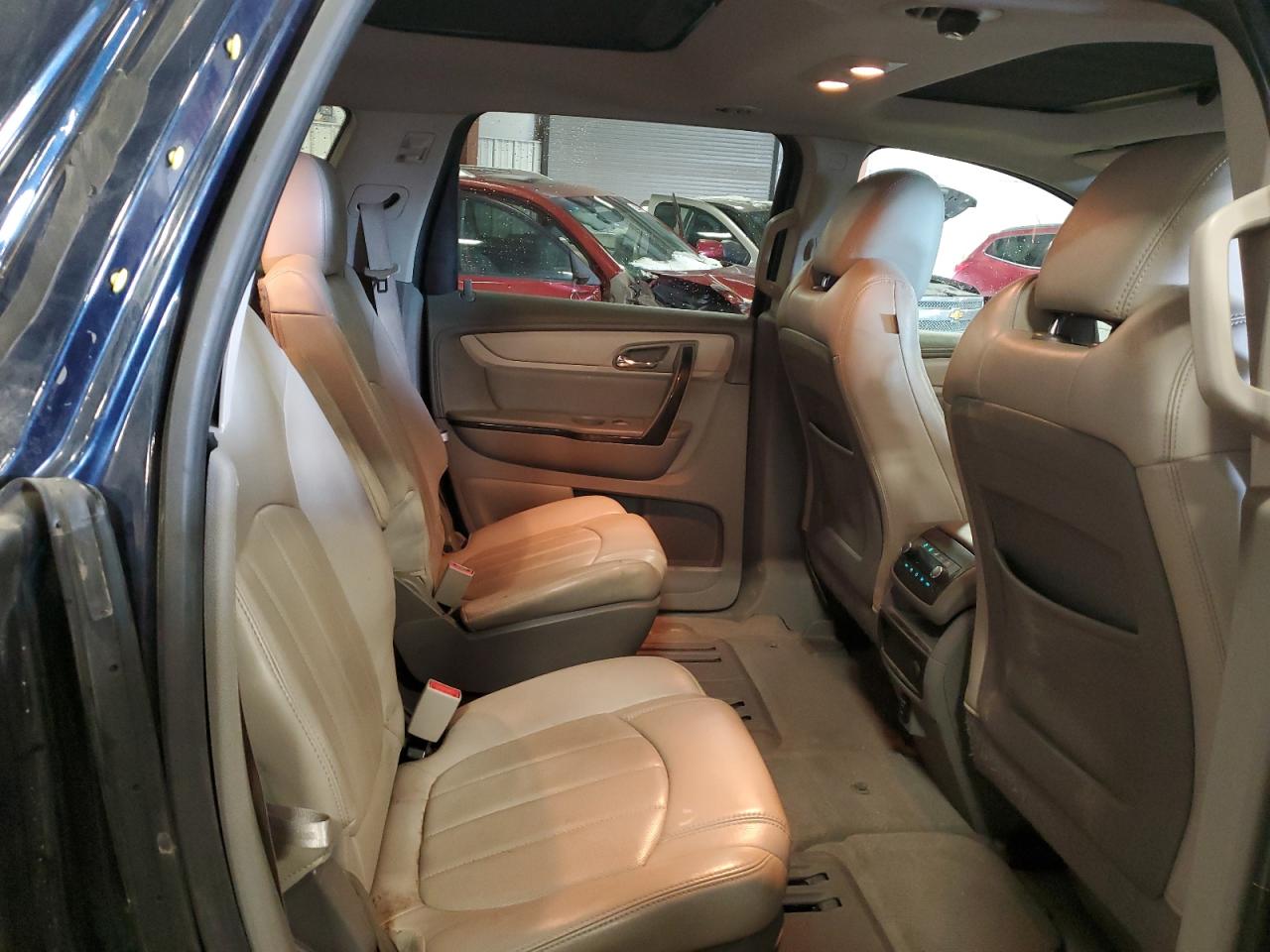 2015 Chevrolet Traverse - Image 11