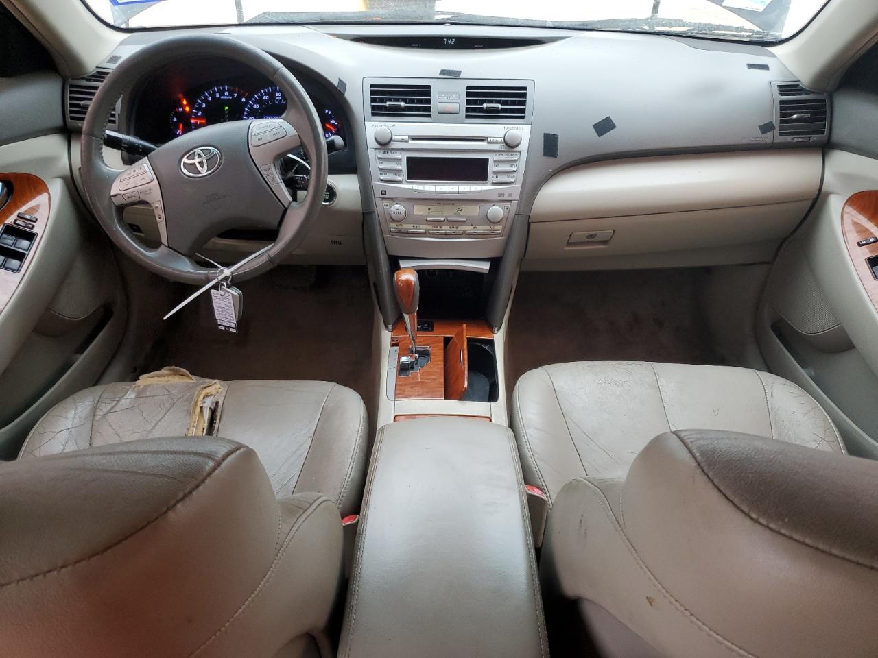 2010 Toyota Camry - Image 8