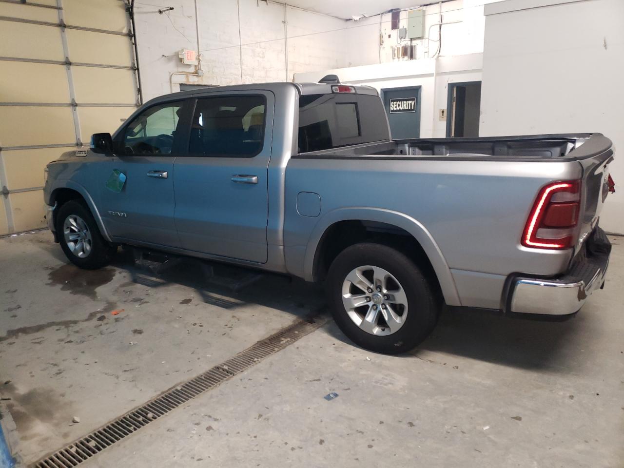 2020 RAM 1500 - Image 2