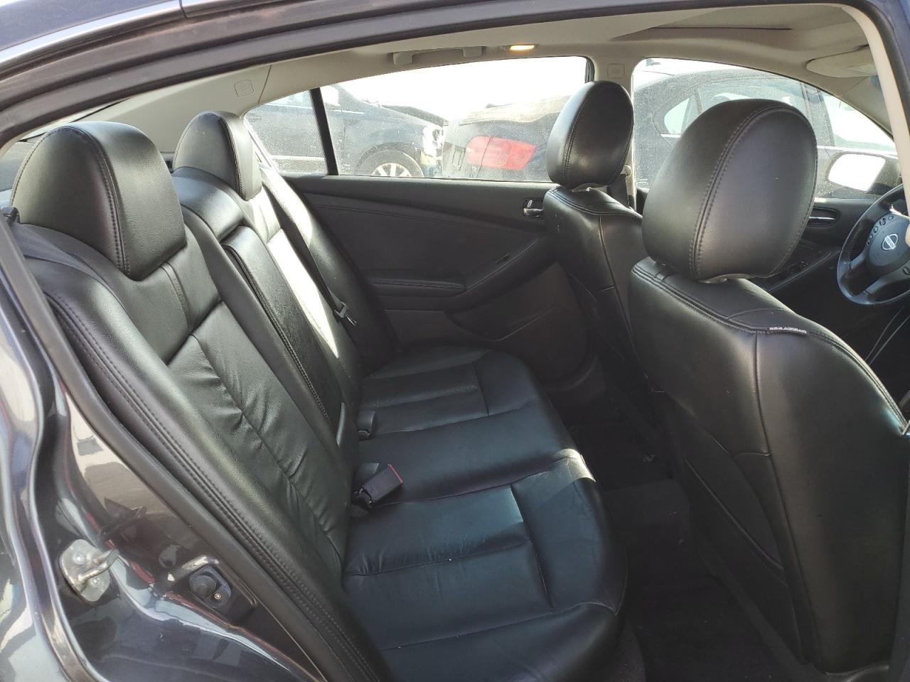 2012 Nissan Altima - Image 10