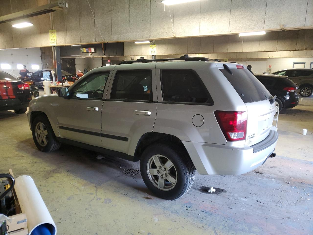 2007 Jeep Grand Cherokee - Image 2