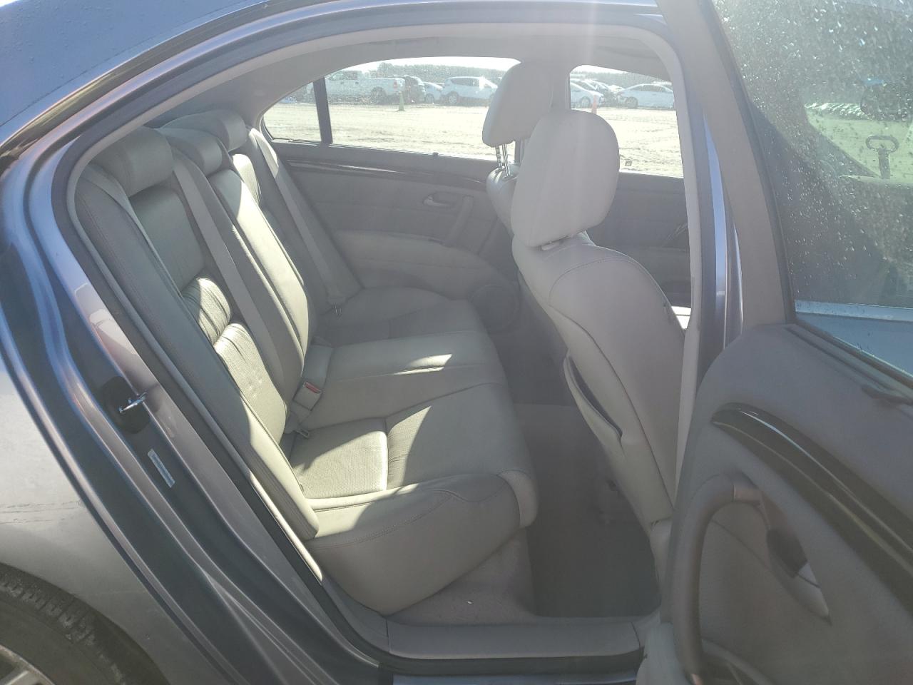 2011 Acura RL - Image 10
