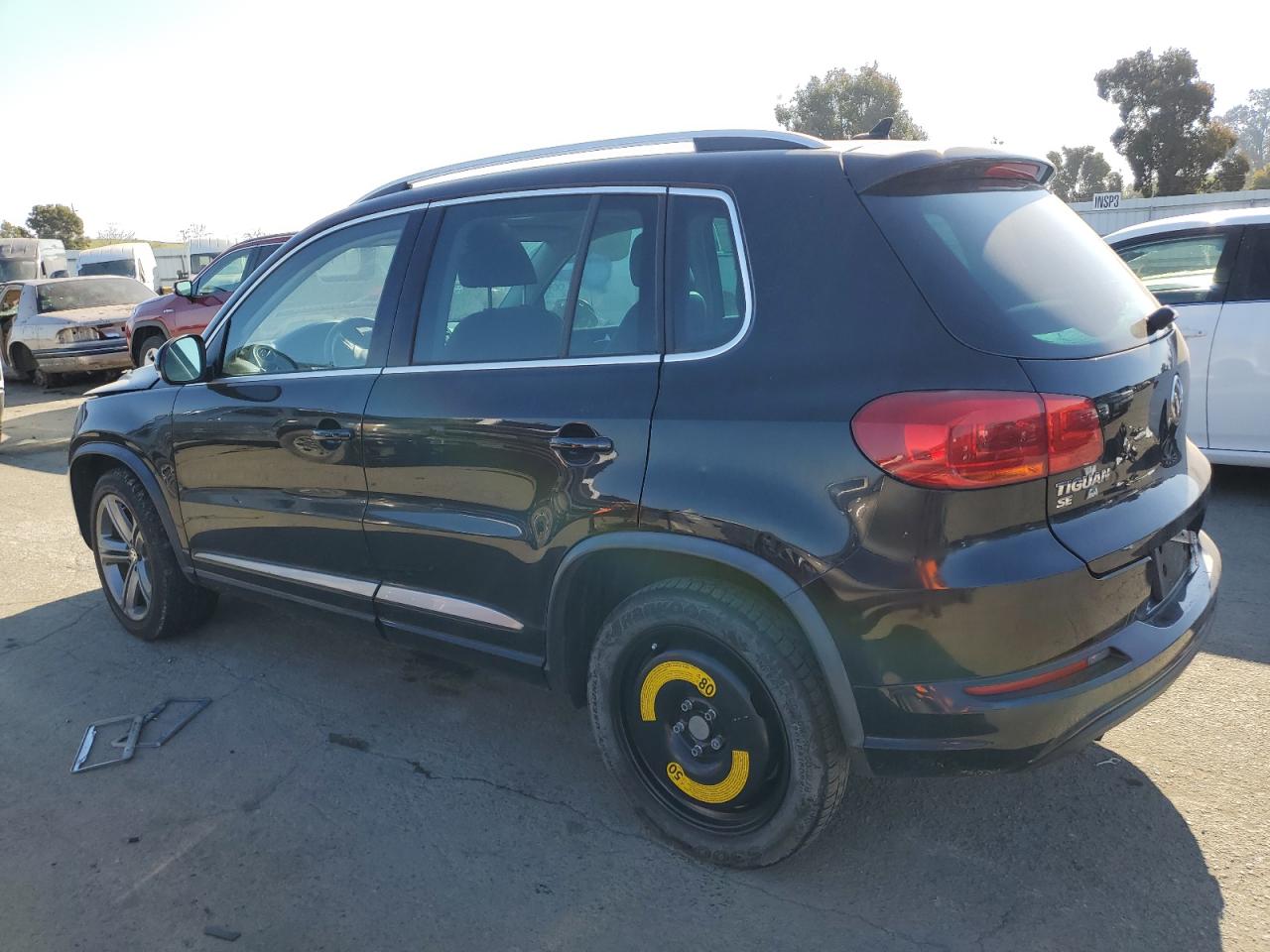 2017 Volkswagen Tiguan - Image 2
