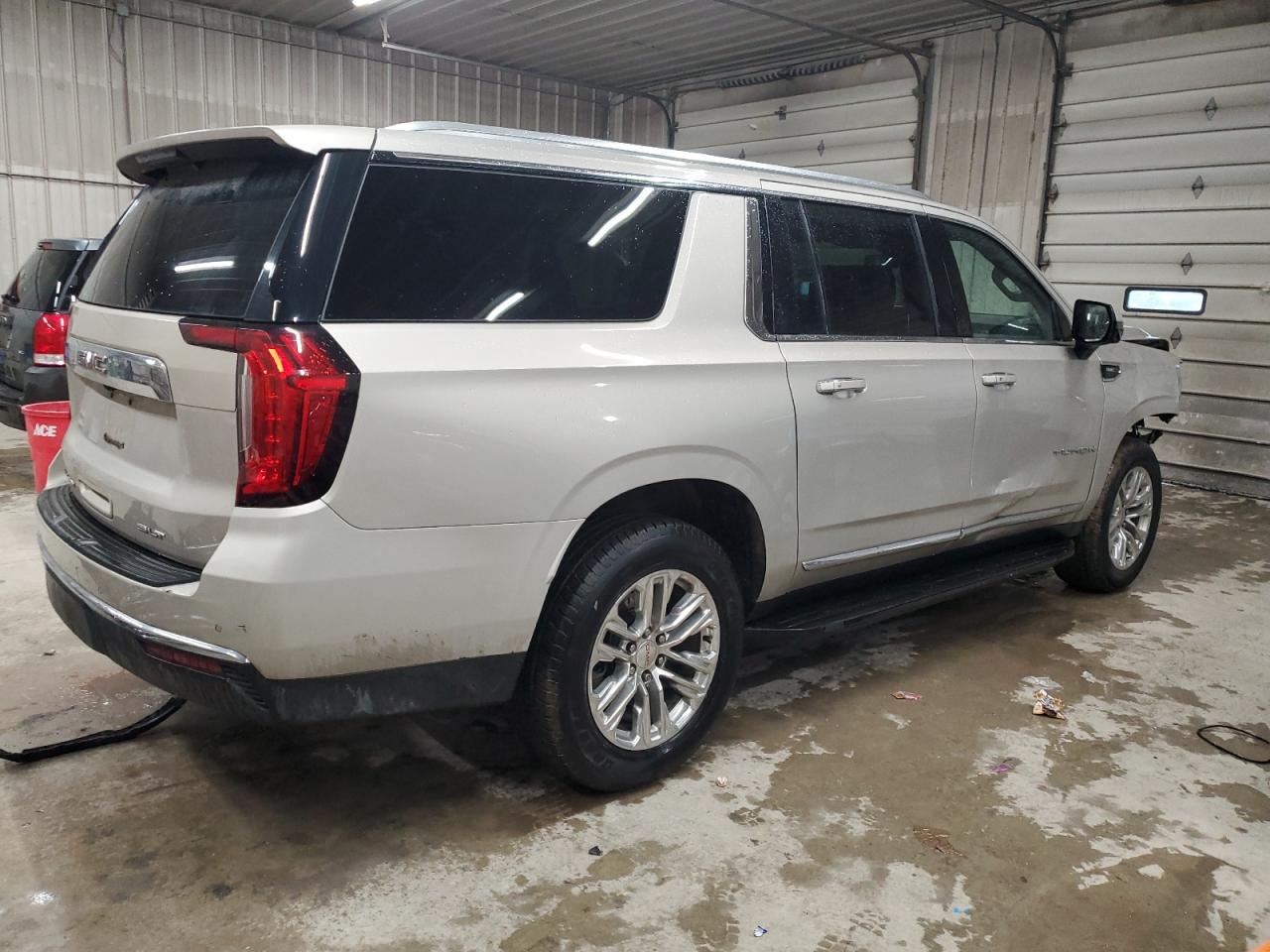 2021 GMC Yukon - Image 3