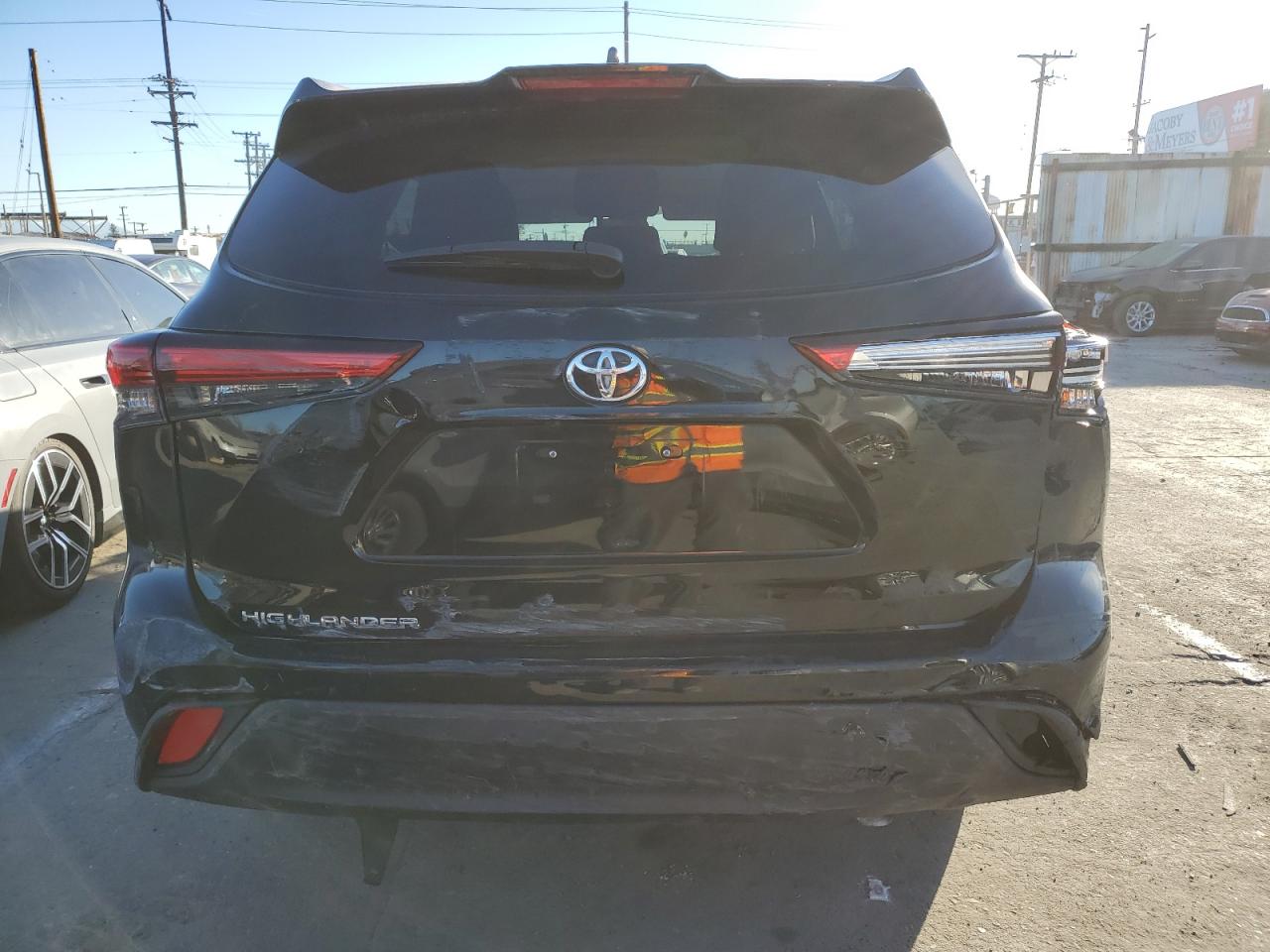 2021 Toyota Highlander - Image 6