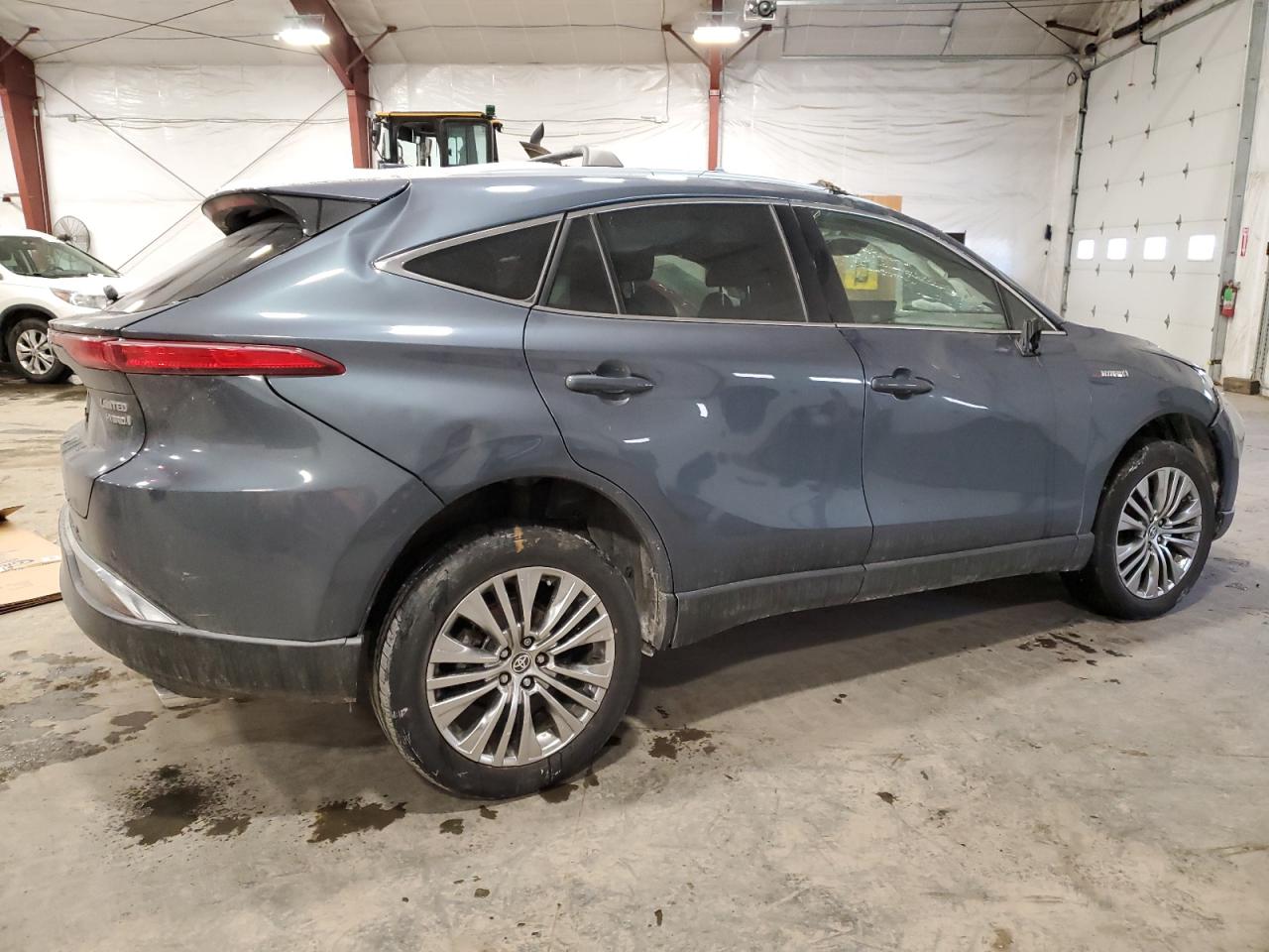 2021 Toyota Venza - Image 3