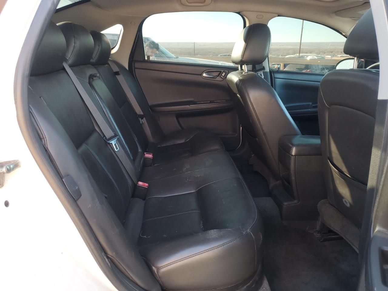 2010 Chevrolet Impala - Image 10