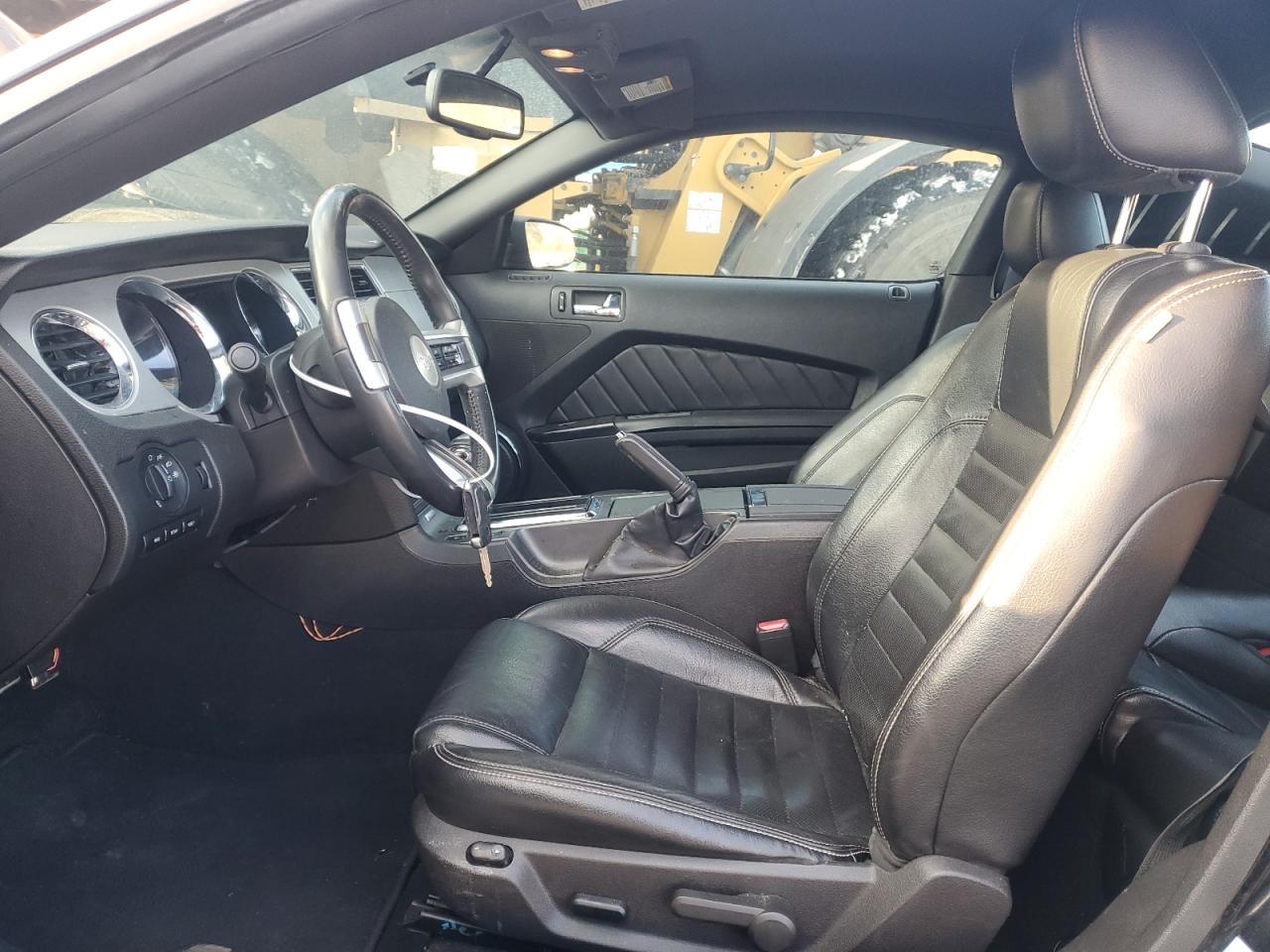 2010 Ford Mustang - Image 7