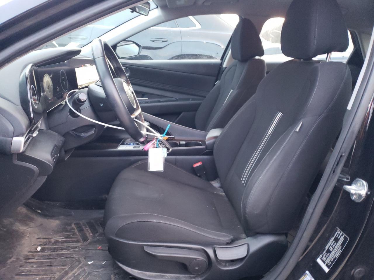 2023 Hyundai Elantra - Image 7