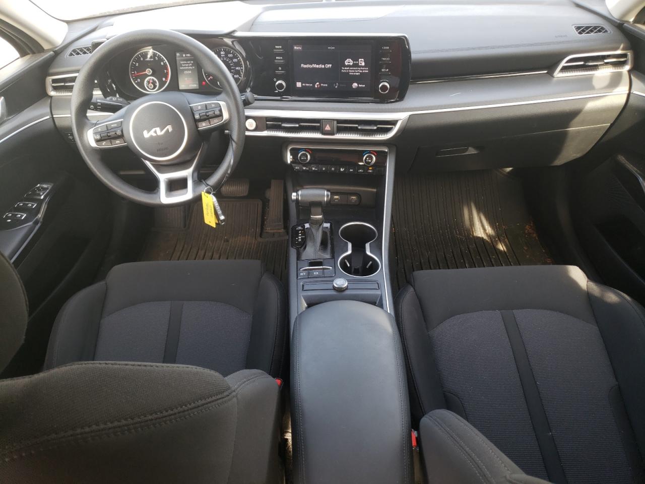 2024 Kia K5 - Image 8