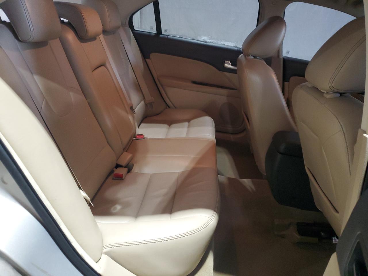 2010 Ford Fusion - Image 10