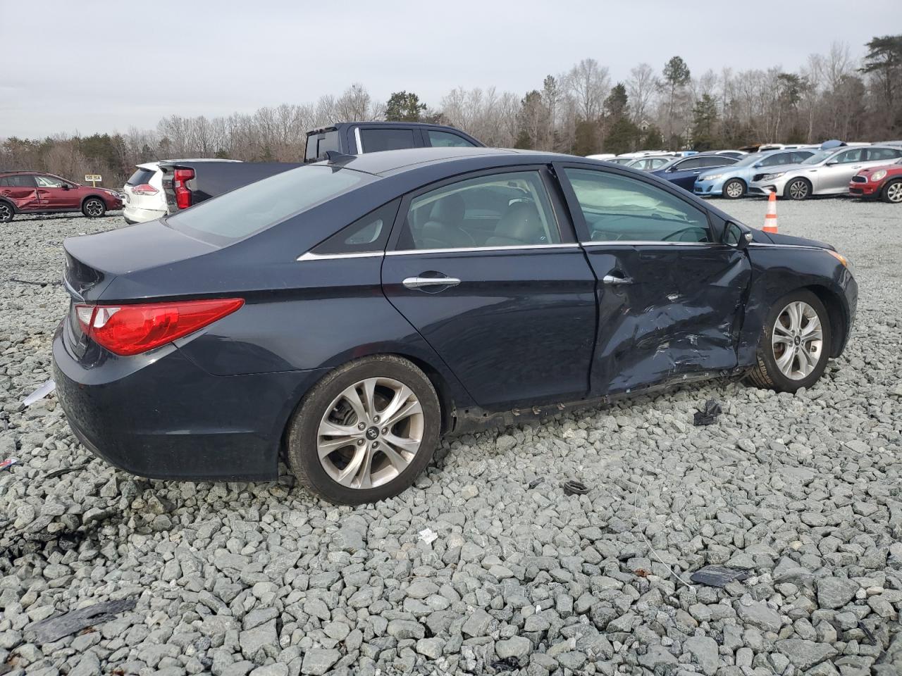 2013 Hyundai Sonata - Image 3