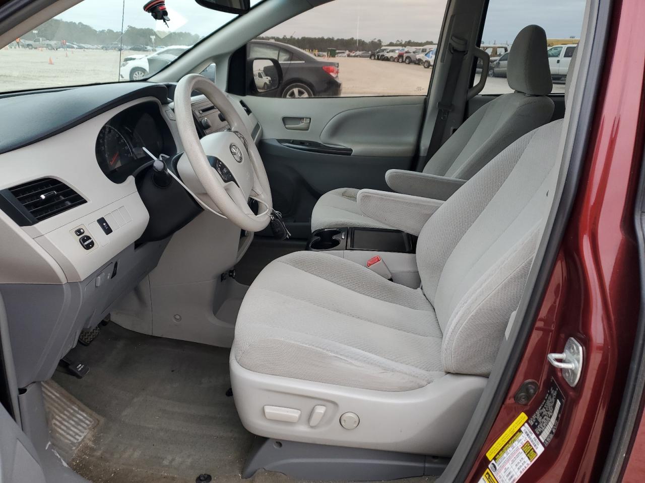 2013 Toyota Sienna - Image 7