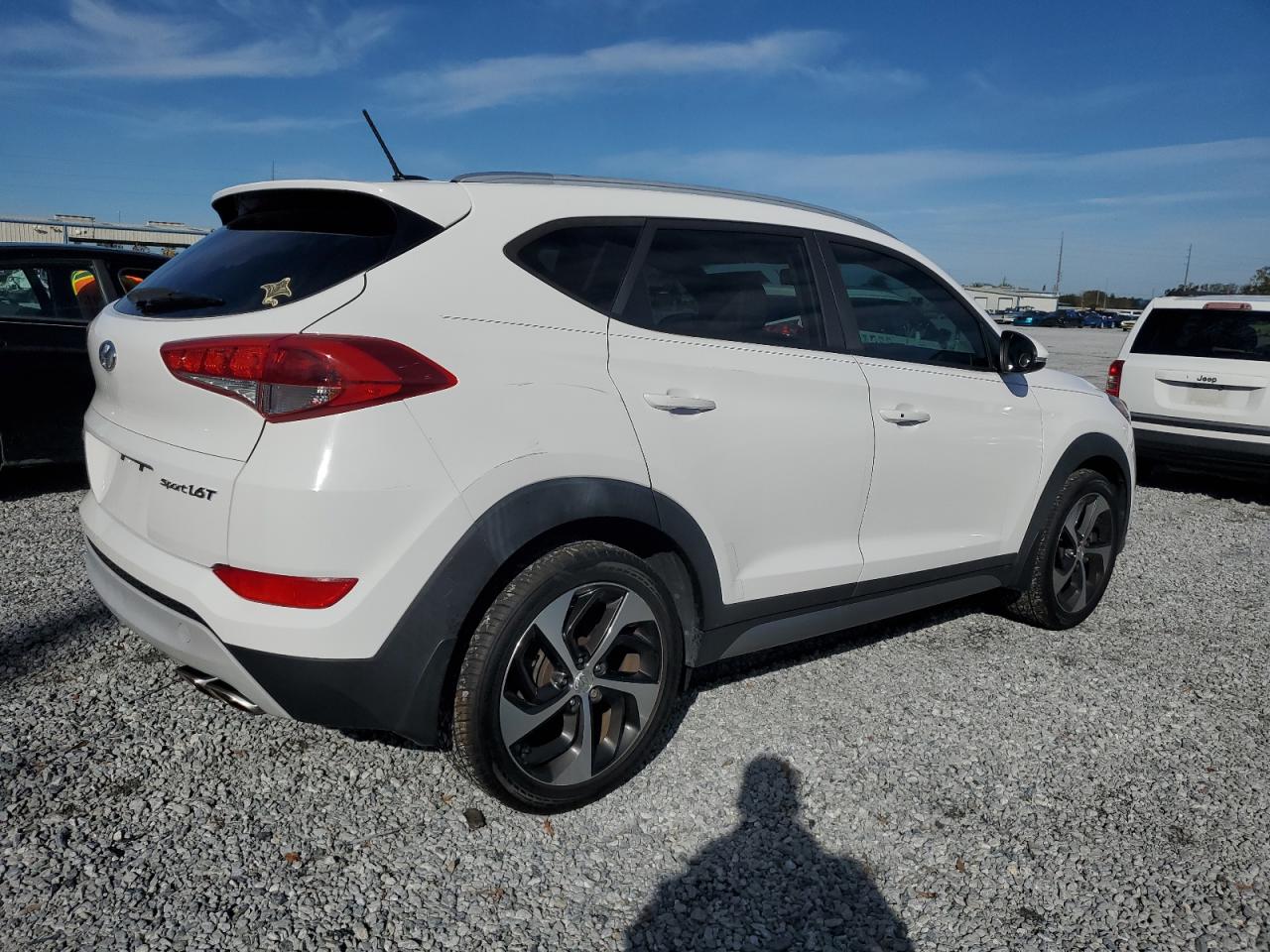 2017 Hyundai Tucson - Image 3