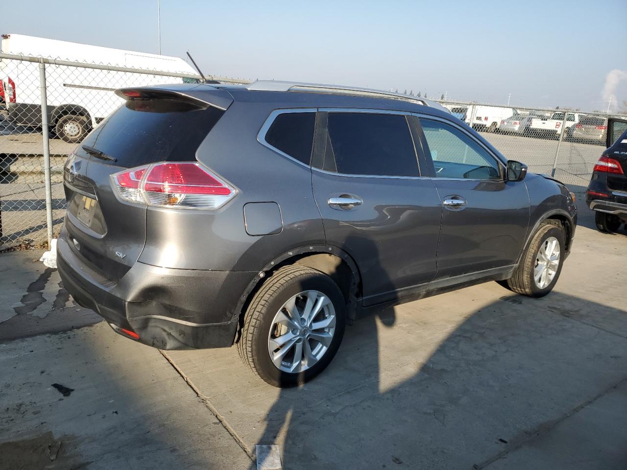 2016 Nissan Rogue - Image 3