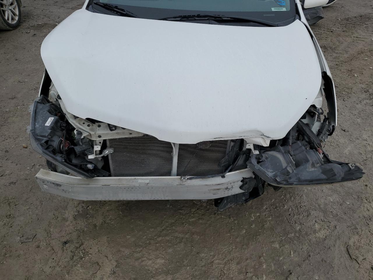 2010 Pontiac Vibe VIN: 5Y2SM6E00AZ420685 Lot: 42993035