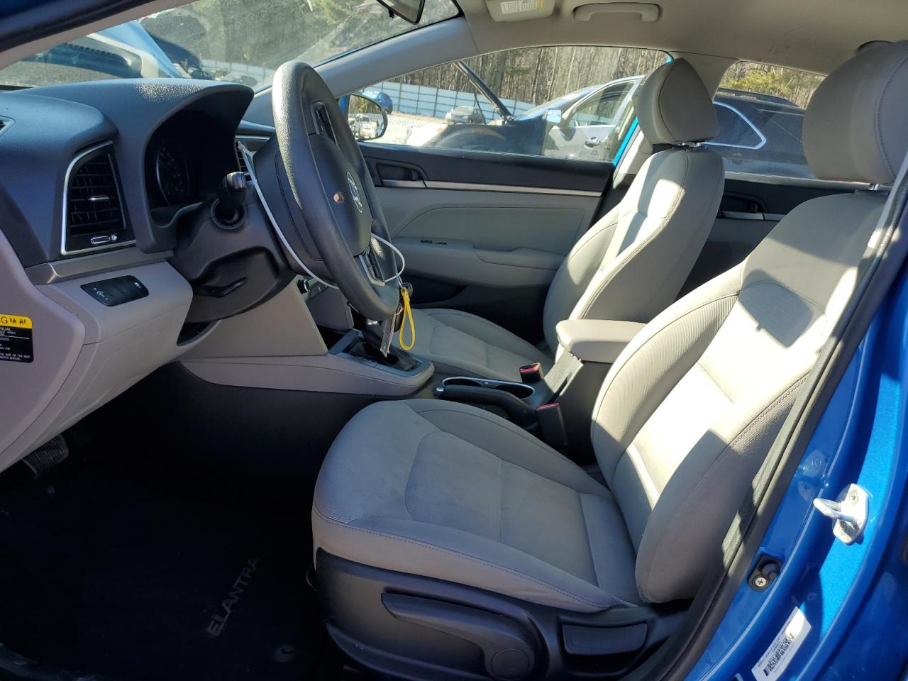 2017 Hyundai Elantra - Image 7