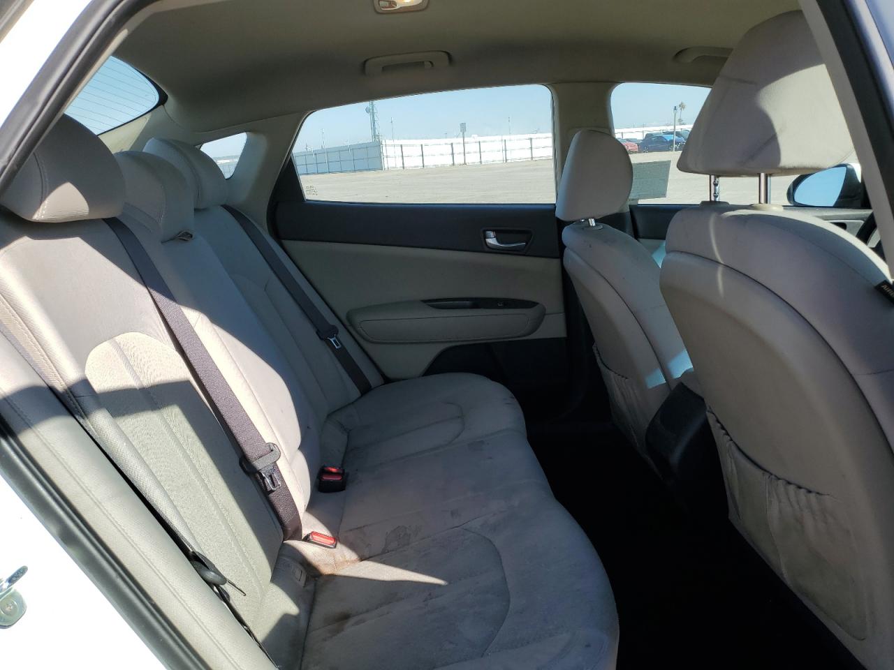 2016 Kia Optima - Image 10