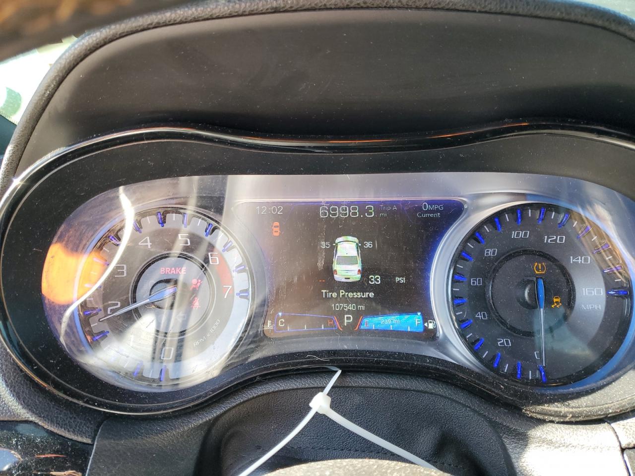 2016 Chrysler 300 - Image 9