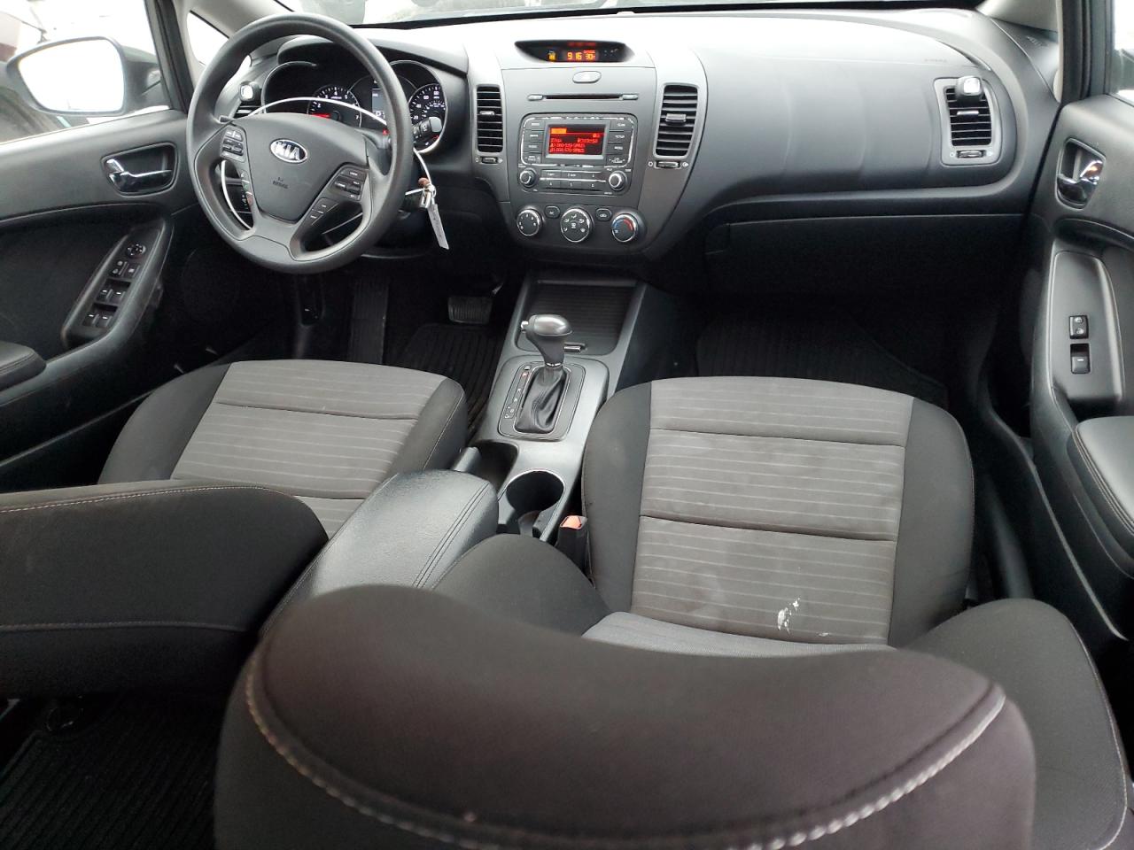 2016 Kia Forte - Image 8
