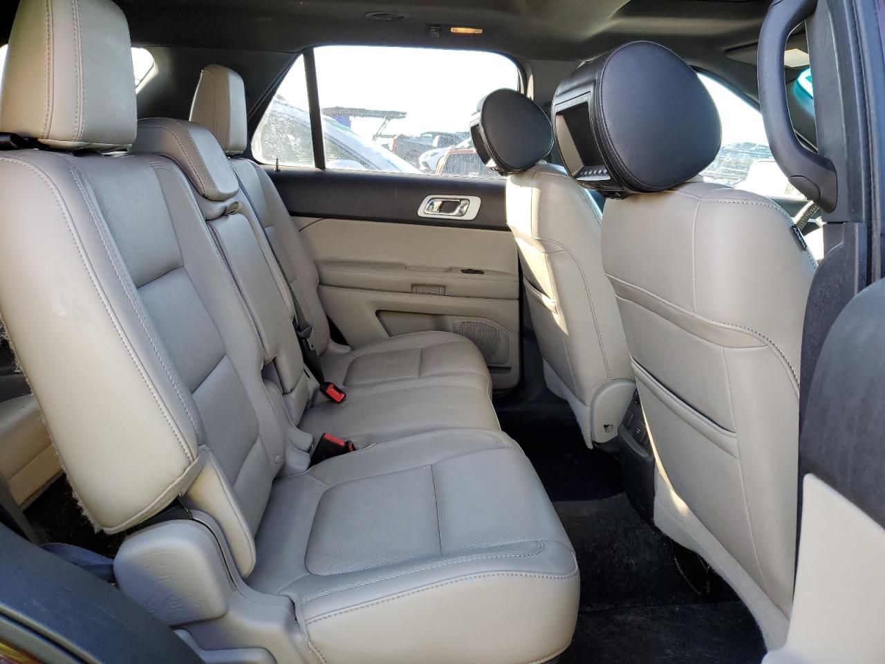 2011 Ford Explorer - Image 12