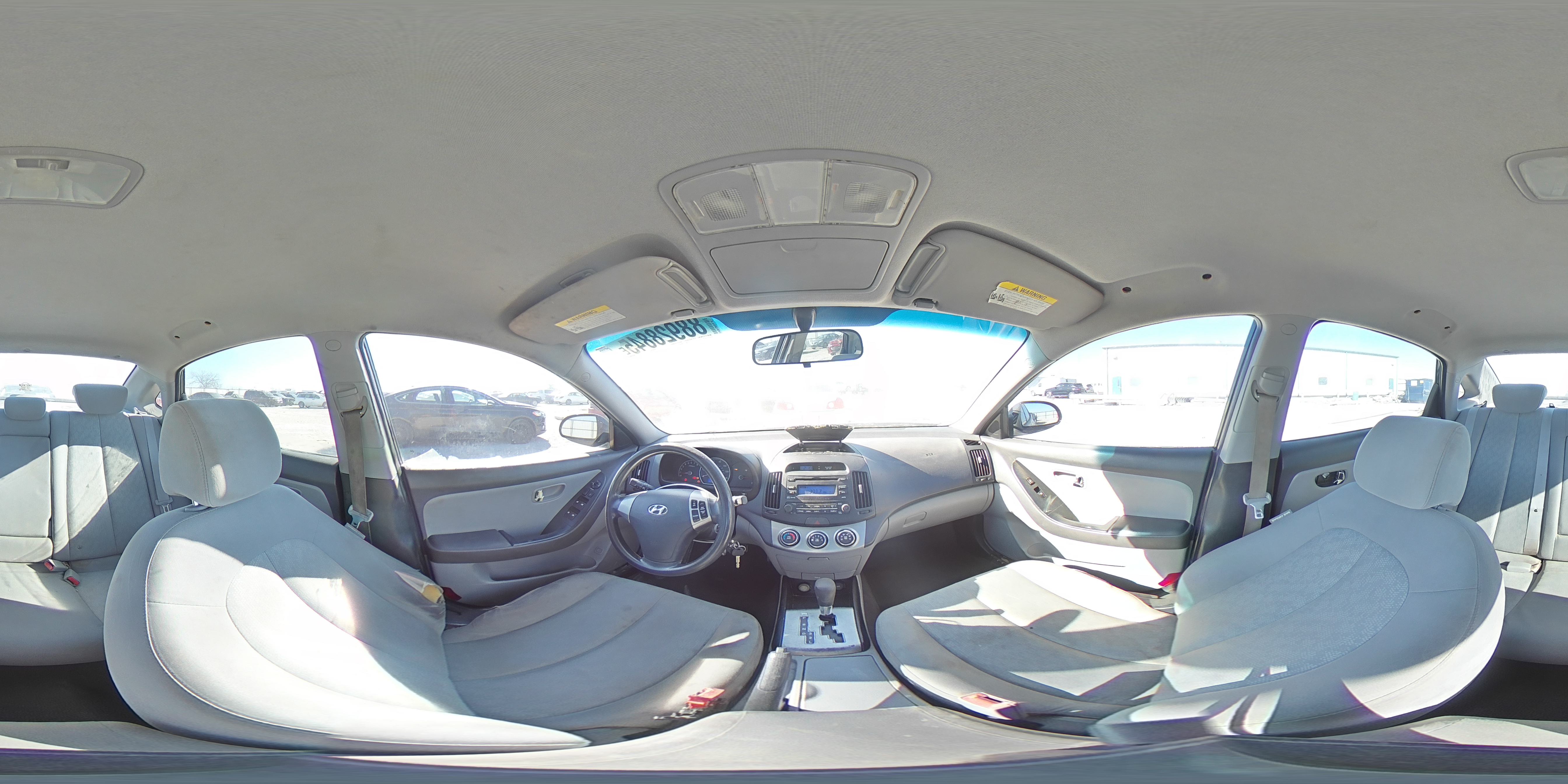 2010 Hyundai Elantra - Image 12
