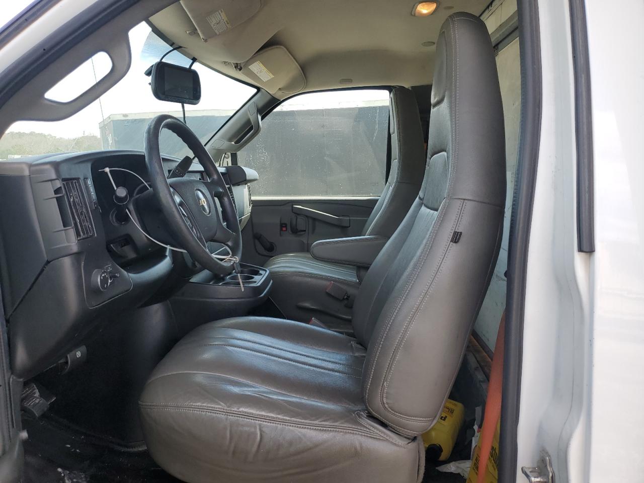 2018 Chevrolet Express - Image 7
