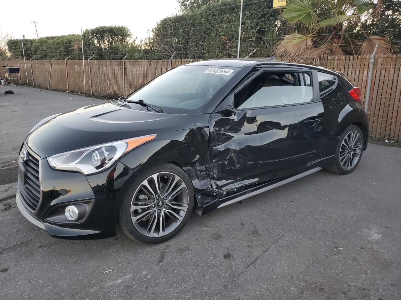 2017 Hyundai Veloster - Image 1