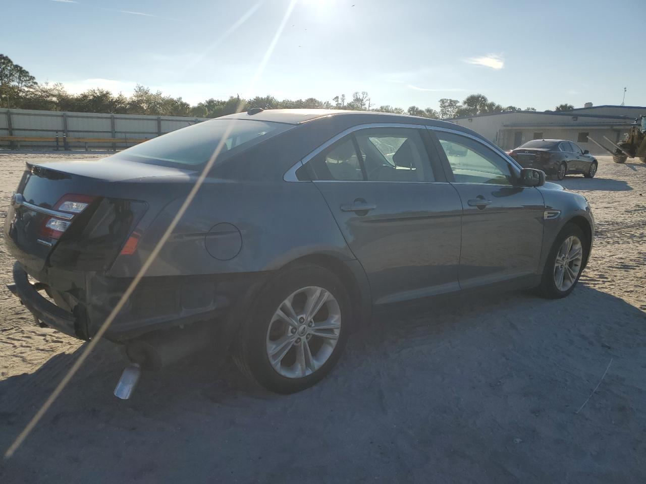 VIN 1FAHP2D89KG109714 2019 FORD TAURUS no.3