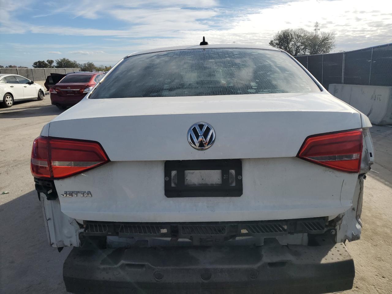 2015 Volkswagen Jetta - Image 6
