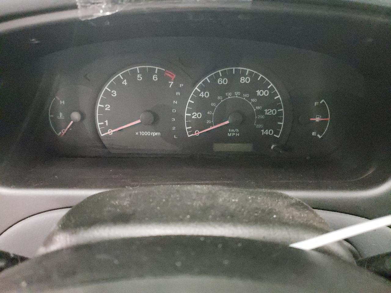 2001 Hyundai Elantra - Image 9