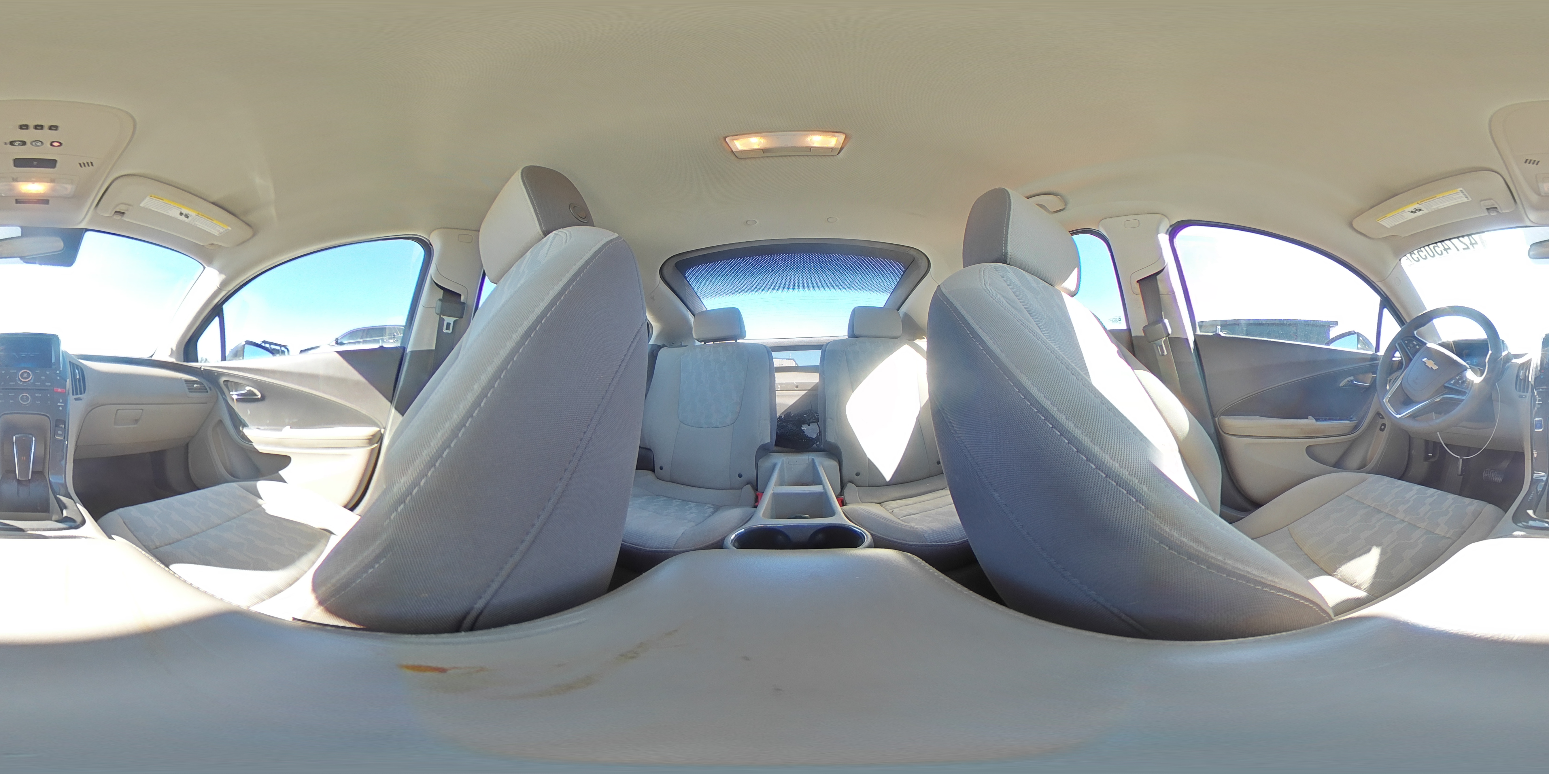 2013 Chevrolet Volt - Image 13