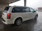 2010 Chrysler Town & Country Touring იყიდება Fort Wayne-ში, IN - Front End