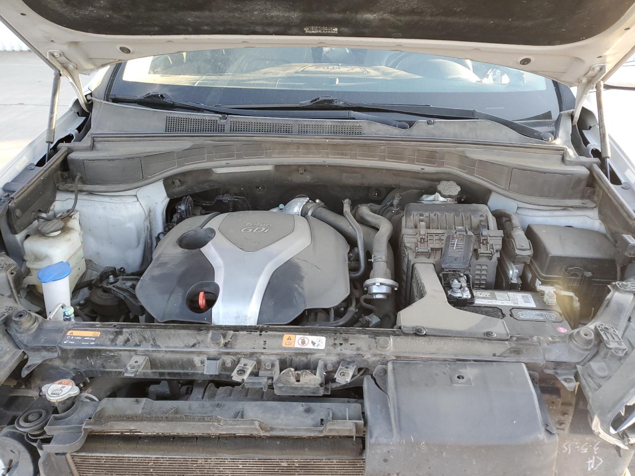 2015 Hyundai Santa Fe - Image 11