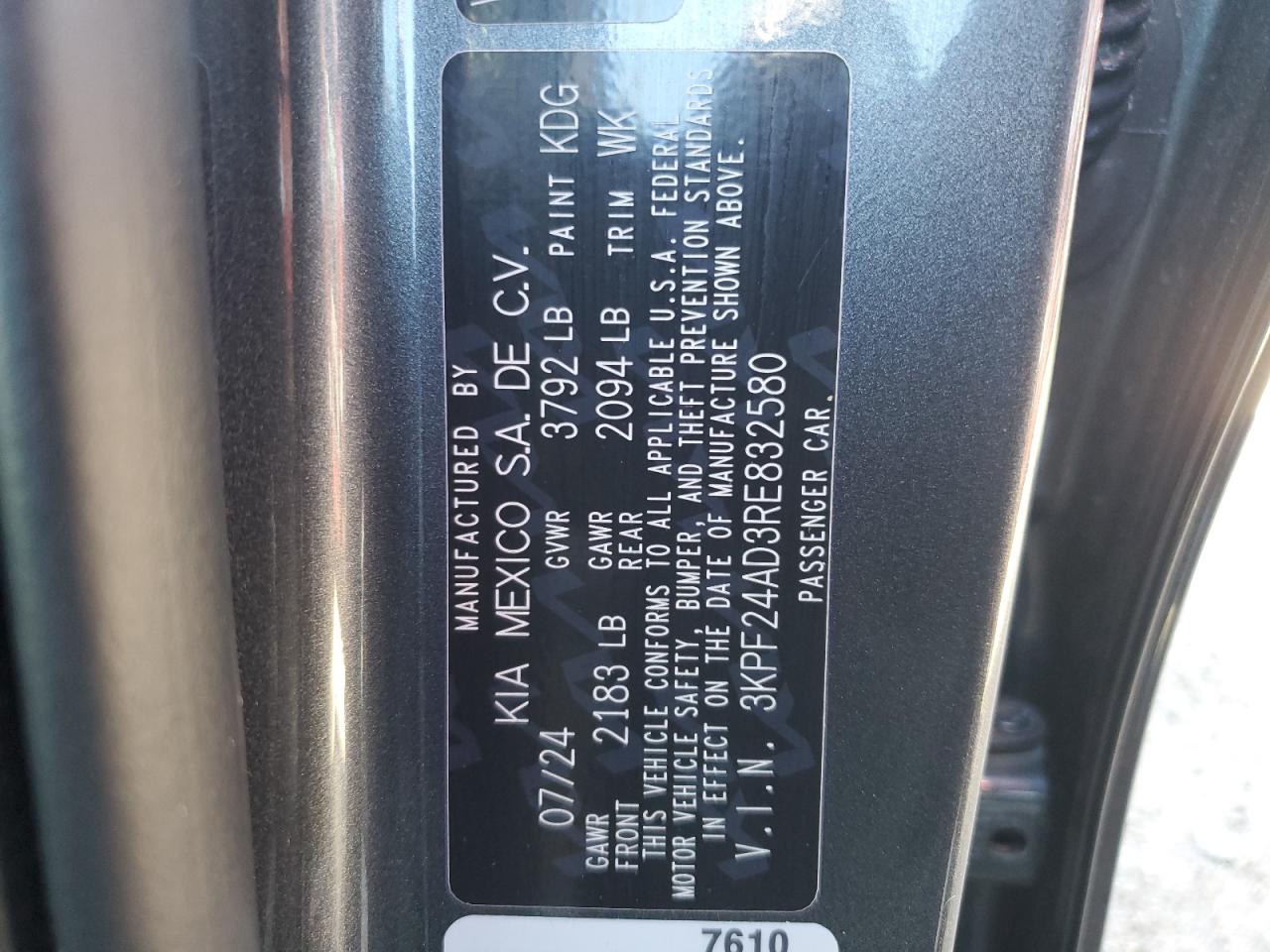 2024 Kia Forte - Image 13