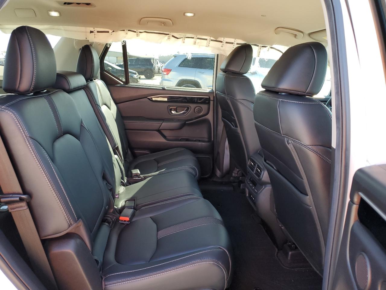 2025 Honda Pilot - Image 11