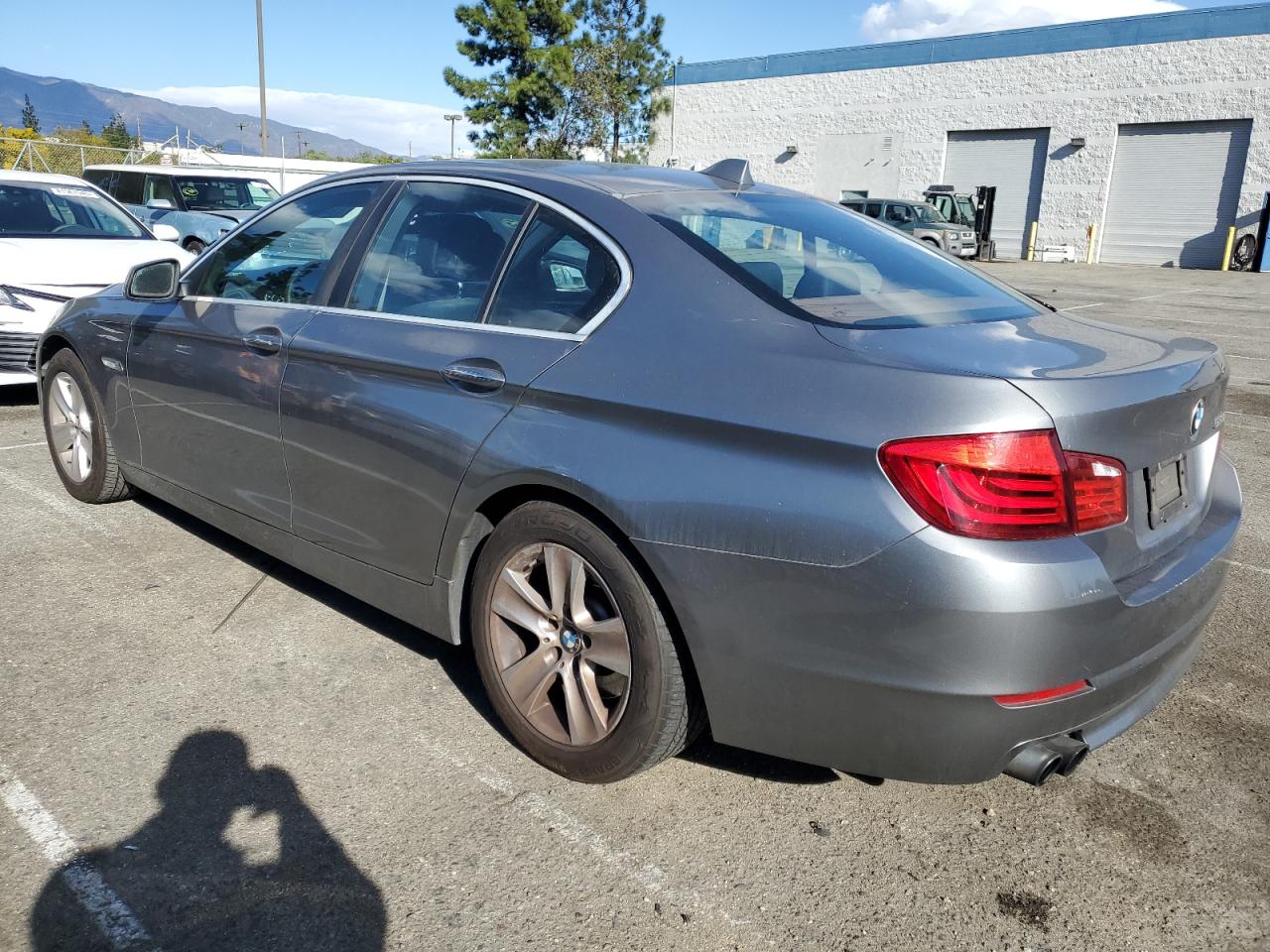 VIN WBAXG5C50DD229949 2013 BMW 5 SERIES no.2